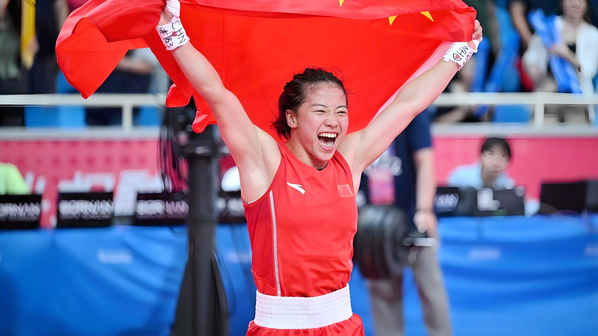 包含拳击再创历史，冠军实至名归的词条