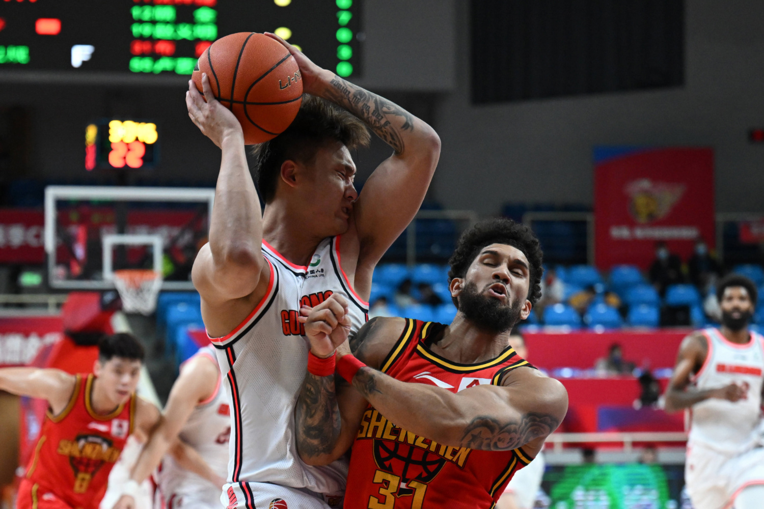 开云sport-包含公牛轻取深圳队，西亚卡姆统治全场的词条