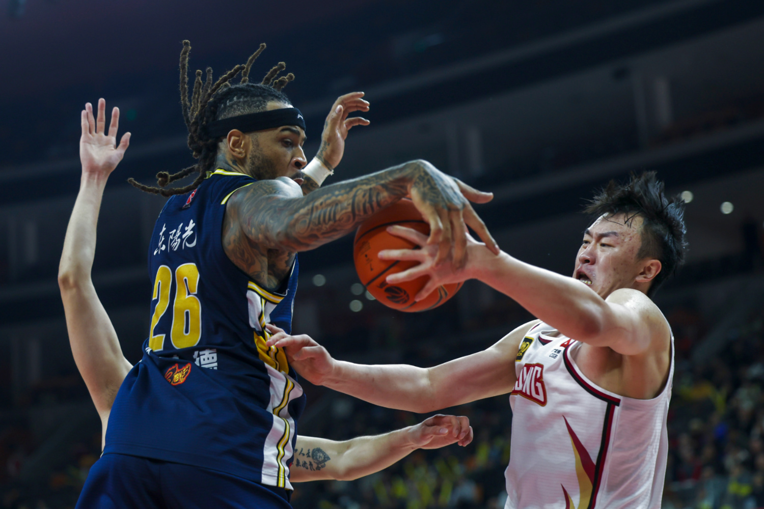 开云体育平台APP-新疆队鏖战广东队，东契奇统治全场