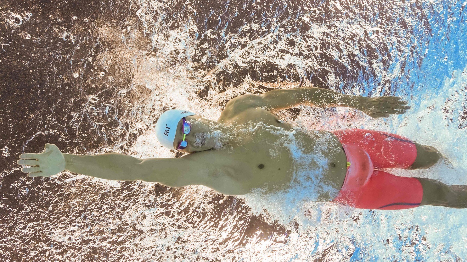 当金州勇士遇见上海大鲨鱼，一场跨越时空的体育精神对话