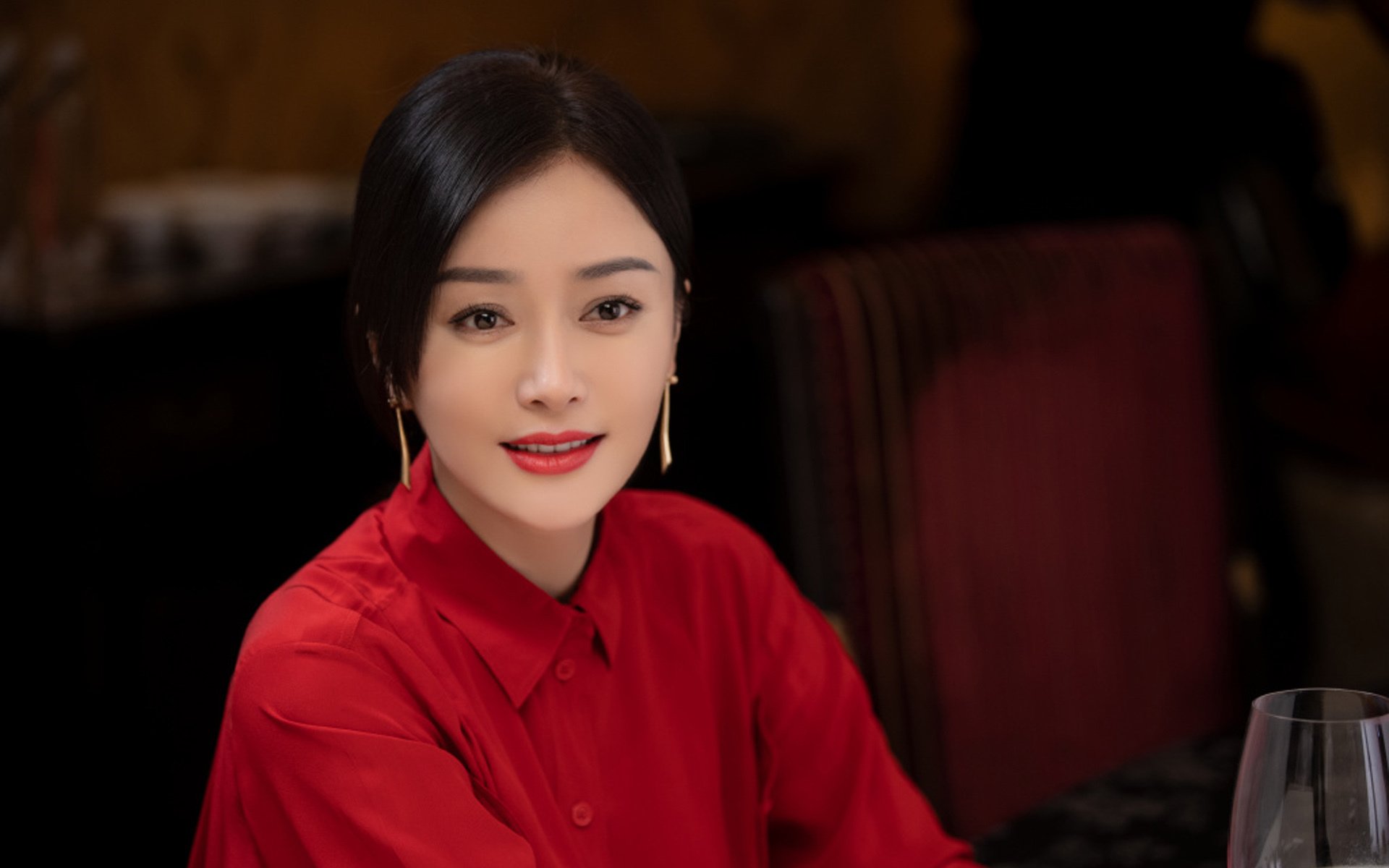 开云体育app-美加墨世界杯焦点战现奇景，阿根廷6-1狂胜巴西，C罗场边抢戏成另类主角